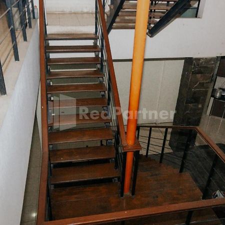 De Lugano Scbd Syariah Mitra Reddoorz Hotel Jakarta Buitenkant foto